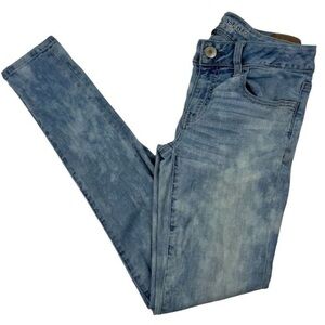 American Eagle Women's Super Low Rise Jegging Jeans Size 6 Light Wash Blue